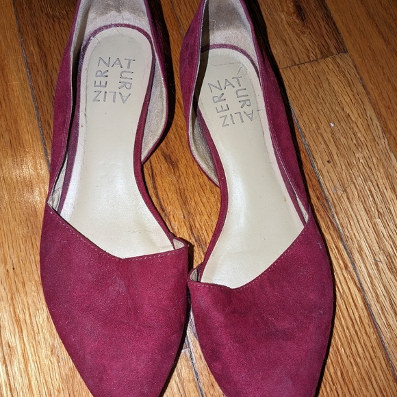Naturalizer Red Wine Pointed Flats - Picture 3 of 3